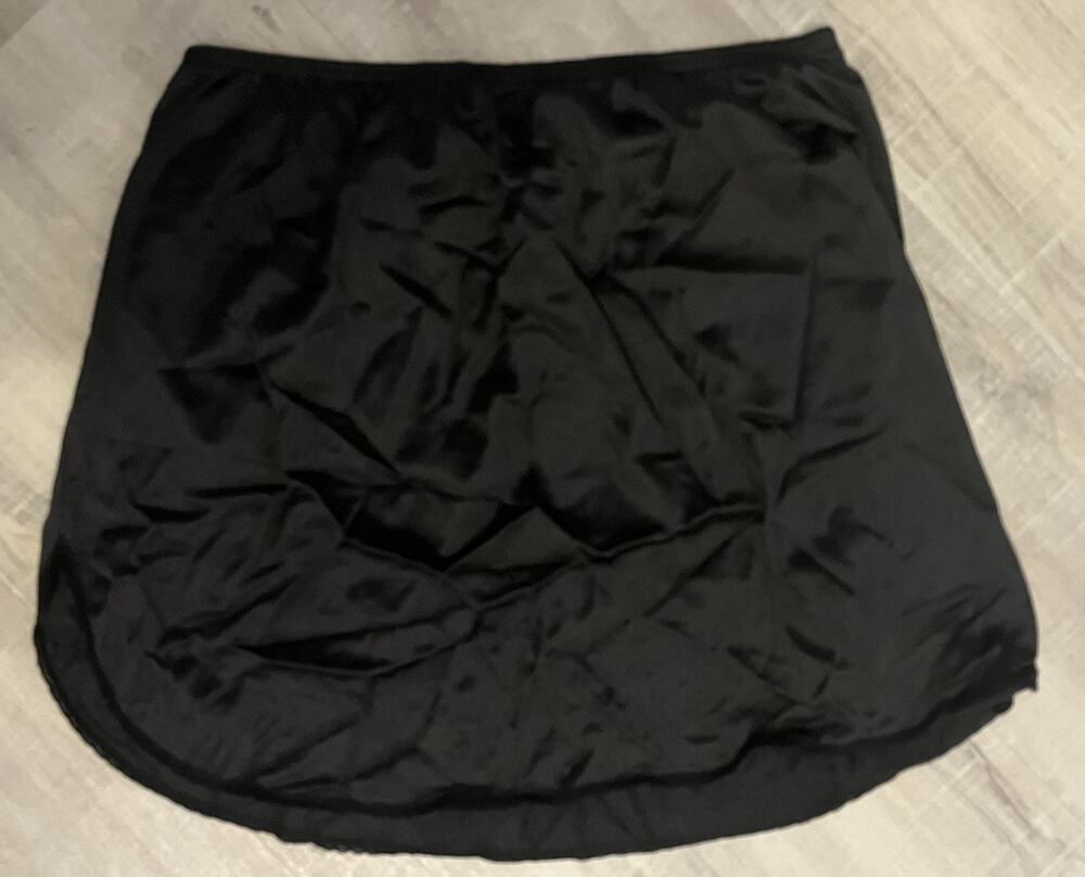 Vtg 1980s Vassarette Half Slip Short 14” Nylon Side Slit Black Coquette M